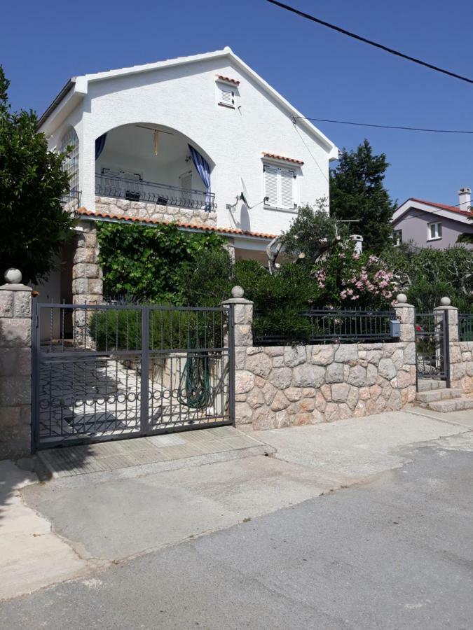 Apartman Grospic 2 Cesarica Exterior photo